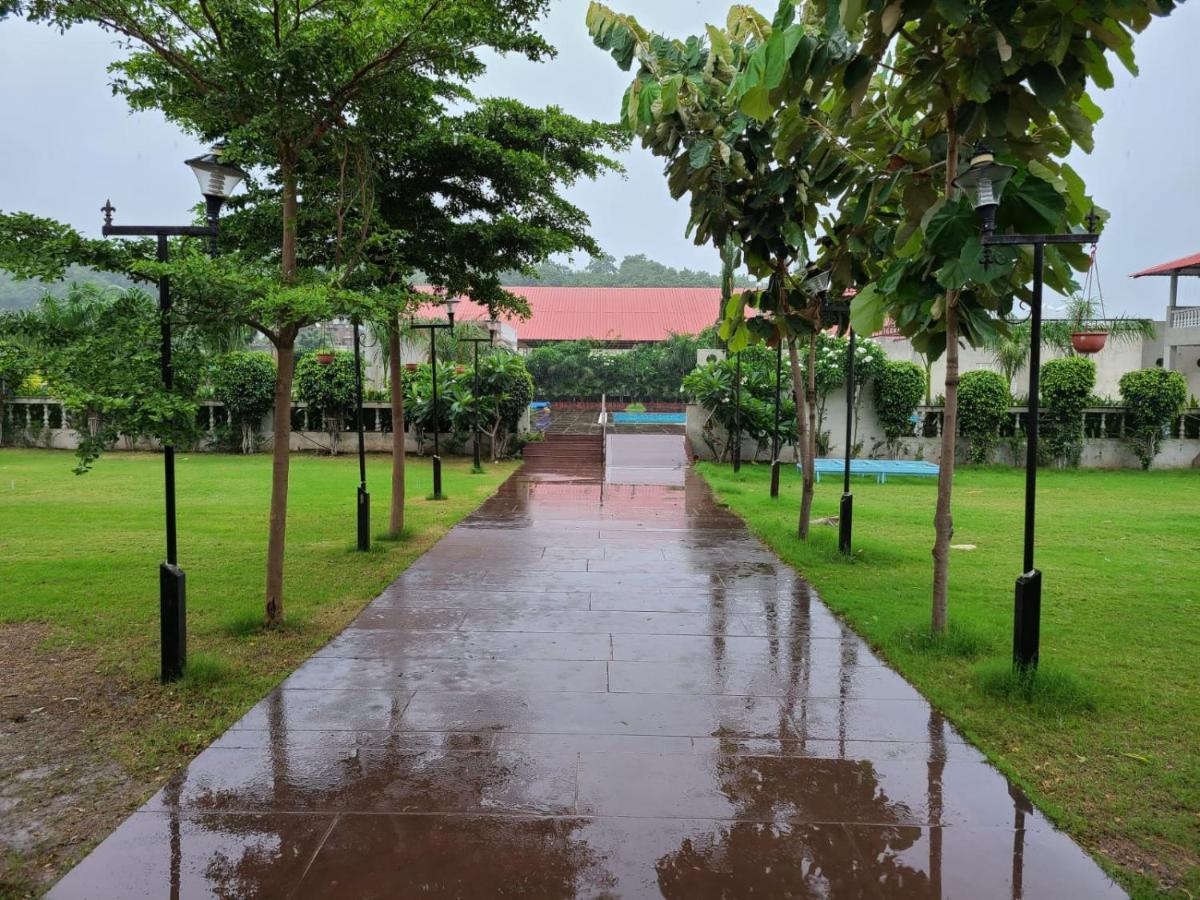 Jaidev Farms And Resort Chhindwāra Kültér fotó