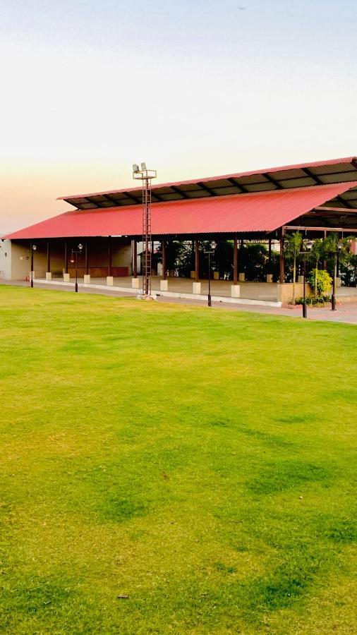 Jaidev Farms And Resort Chhindwāra Kültér fotó